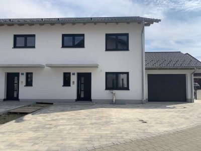 ERSTBEZUG - Wunderschöne Doppelhaushälfte mit großem Garten in Ampfing