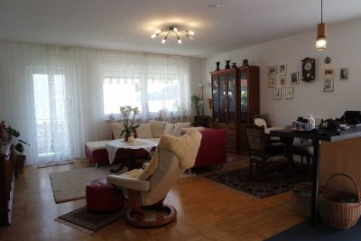 Ruhig gelegene 2 Zimmer-Eigentumsetage mit Süd-Balkon ***