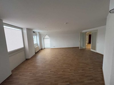 Großzügige 3-Zimmer-Maisonette in Emden-Harsweg – WG-tauglich