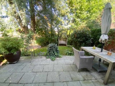 HAUS IM GRÜNEN  AN DER DÜSSEL - möbliert - MODERN HELL NEUWERTIG