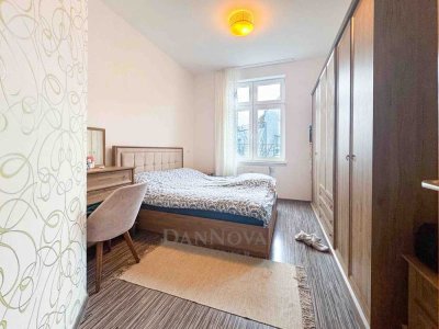*3 Meter Deckenhöhe*  charmante 3 Zi.-Whg. mit Südbalkon und 30 qm Wohnzimmer