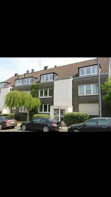 Helle 2-Zimmer-Wohnung mit großem Balkon ins Grüne – gepflegtes Mehrfamilienhaus in Essen-Bredeney