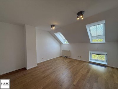 Wohnen im Grünen: Helle 1-Zimmer-Dachgeschosswohnung in Hietzing