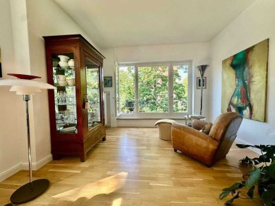 EXCLUSIVE LISTING: STYLISH, WELL-MAINTAINED 4-ROOM APARTMENT IN DAHLEM!
