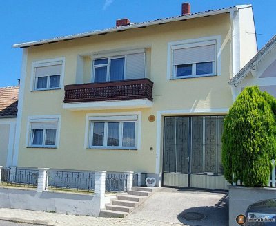 Gepflegtes Ein- Zweifamilienhaus in guter Lage