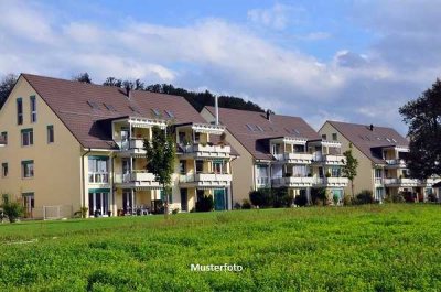 Mehrfamilien-Doppelhaushälfte mit 3 Wohnungen - provisionsfrei