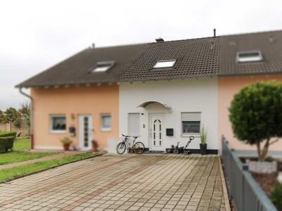 Familienfreundliches Reihenmittelhaus mit Garten und Terrasse in Künzell-Bachrain