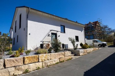 Neuwertiges Haus mit fünf Zimmern in Trautskirchen