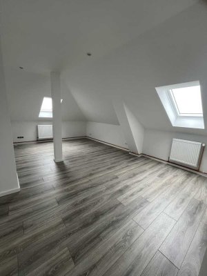 Frisch sanierte 2-Zimmer-Wohnung im 4. OG – ab 01.05.2025 frei!