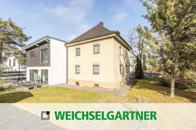 Charmante Doppelhaushälfte bzw. Mehrgenerationenhaus mit viel Potential auf traumhaften Grundstück