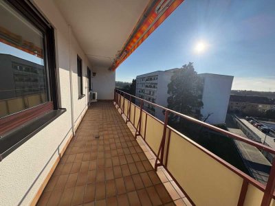 Helle 2-Zimmerwohnung mit Balkon und Garage