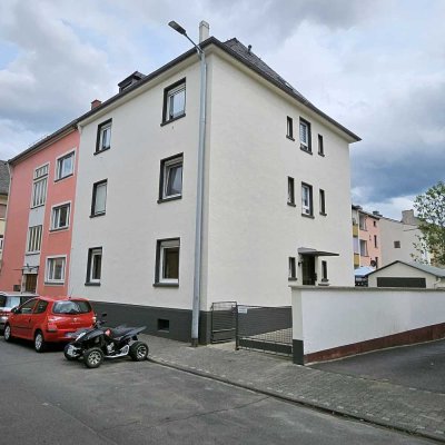 OBERLAHNSTEIN, Hübsche sanierte Hochparterre-Wohnung 3 ZKB mit neuer Einbauküche, Garten, Keller ...