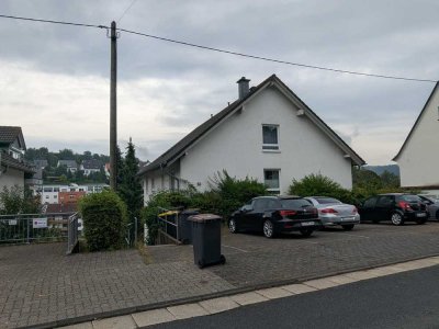 3-Zimmer DG-Wohnung mit Balkon in Geisweid