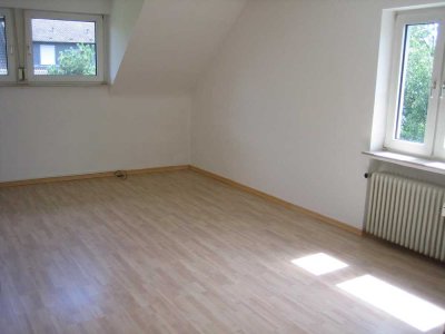 Ansprechende 3-Zimmer-DG-Wohnung mit EBK in Sulzbach