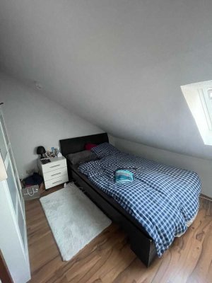 Exklusive, gepflegte 2-Raum-DG-Wohnung in Siegburg