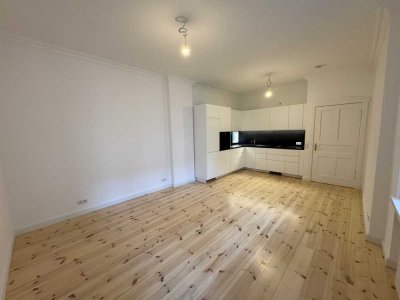 3-Room apartment in Prime Prenzlauer Berg | First-Time Use after Full Renovation | Fitted Kitchen