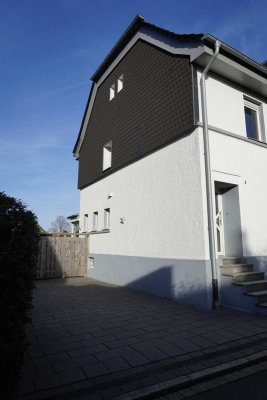 Charmantes Reiheneckhaus in Hattingen Welper in historischer Siedlung „Gartenstadt Hüttenau"