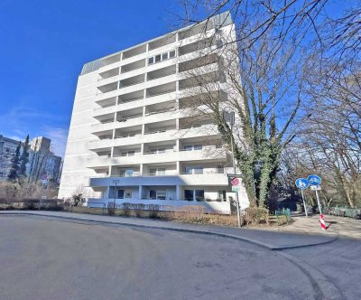 Schöne 1-Zimmer Wohnung in Top Lage / Schwabing mit Blick über den Englischen Garten !!!