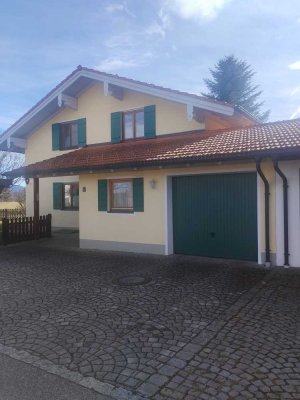 Preiswertes, vollständig renoviertes 5-Zimmer-Einfamilienhaus mit geh. Innenausstattung in Übersee