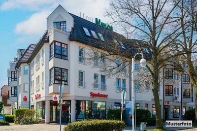 Wohn-/Geschäftshaus und 2-Familienhaus