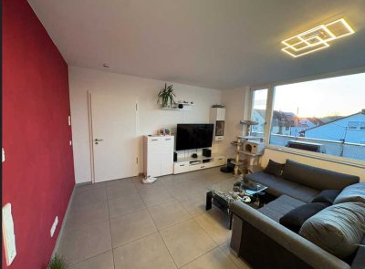 Lichtdurchflutete seniorengerechte Wohnung mit großer Terrasse