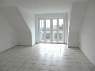 Attraktive Dachgeschosswohnung im Grünen