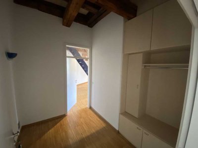 Gepflegte 2-Raum-DG-Wohnung mit Einbauküche in Eichstätt  (Kreis) ab August zu vermieten