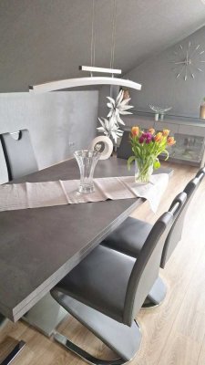 Charmante, großzügige 3ZKB- Wohnung inkl. Garage und eigenem Garten