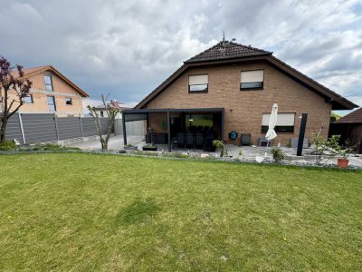 1-2 Familienhaus in Marburg mit wellnessorientierter Außenanlage und Solaranlage