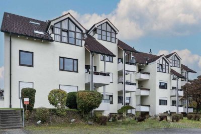 Bezugsfrei & top Lage! Helle Etagenwohnung mit Balkon in Bachlangen