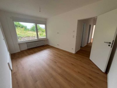 Erstbezug nach Modernisierung: Schöne 2-Zimmer-EG-Wohnung mit großem Garten für 1-Personen-Haushalt