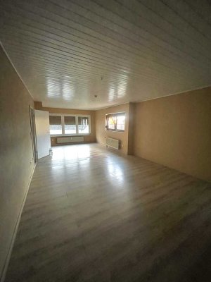 Gepflegte 4-Zimmer-Wohnung mit Tageslichtbad