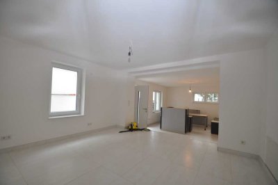 40 m² Wohn-Eß-Küchenbereich + 2 Zimmer (3 Zimmer möglich) Wannen + Duschbad + großer Abstellraum