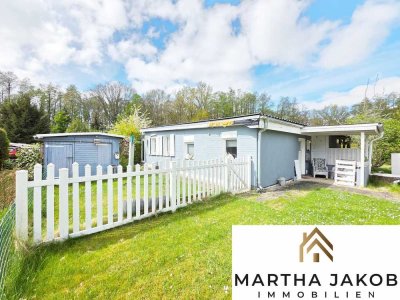 Traumlage am Schweriner See: Bungalow mit Wintergarten, Werkstatt, 3 Terrassen & Garten!