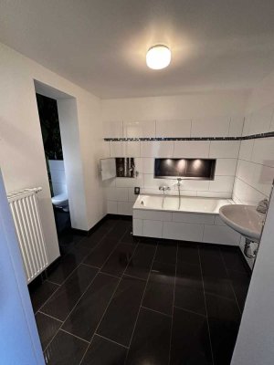 Große 3-Raum-Wohnung mit EBK auch Gewerbeeinheit in TOP Citylage
