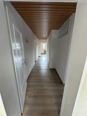 Helle 4-Zimmer-Wohnung mit Balkon in Rutesheim