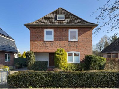 !!!RESERVIERT!!! Altbaucharme trifft Moderne: Zwei Wohneinheiten zentral in Bargteheide