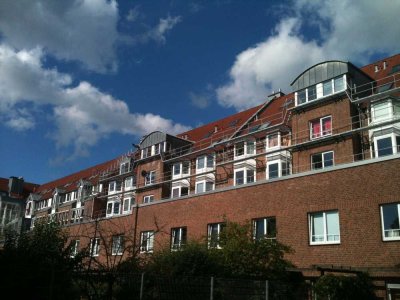 1-Zimmer Wohnung, uninah, möbliert, im 3. OG mit TG-Stellplatz in Düsseldorf-Wersten