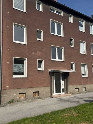 schöne 2,5 Zimmer Wohnung mit Balkon!!!