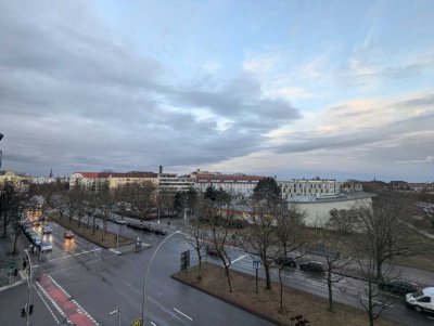 Helle 4-Zimmer Wohnung im 3. OG mit Balkon in Wilmersdorf
