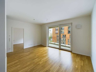 Lichtdurchflutete + schöne 2-Zimmer-Wohnung mit Terrasse und grünem Innenhof | MaryAnn