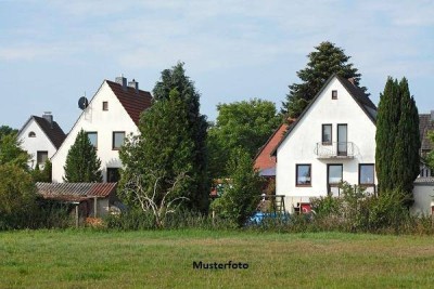 Klassisches Siedlungshaus mit Anbau und Teilkeller