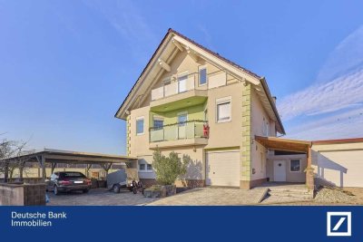 Moderne und Renovierte Eigentumswohnung auf zwei Etagen mit Kamin & Garten