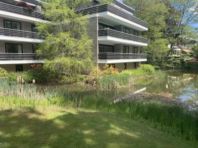 Ruhig gelegene großzügige Wohnung in herrlichem Park mit See