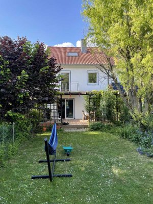 Familienfreundliches Reihenmittelhaus in bester Lage von Neu-Ulm/Offenhausen
