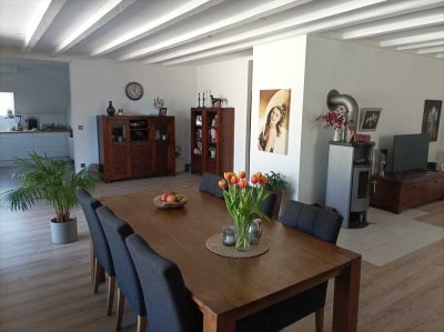 Großzügige Maisonette Wohnung mit Dachterrasse, Loggia & Sauna