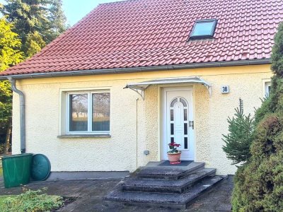 PROVISIONSFREI | 1.056 m² Sonnengrundstück in Südlage – Einfamilienhaus, Garage, viel Nebengelass