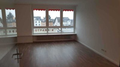 Gepflegte 1-Zimmer Wohnung im 2. OG mit Balkon in Solingen