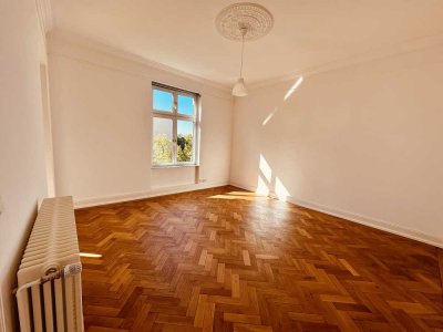 Wunderschöne Altbauperle in gefragter Lage, 4-Zimmer, EBK, Garage