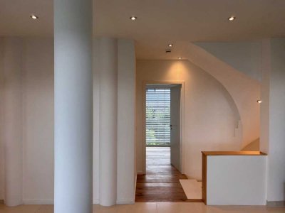 Gehobene 3-Zimmer-Wohnung, wunderbare ruhige Lage, Flughafennähe
